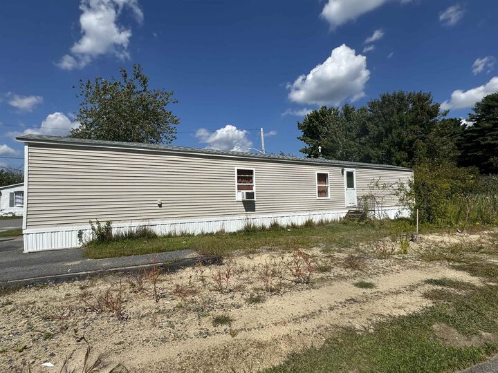 Property Photo:  89 End Street  NH 03079 