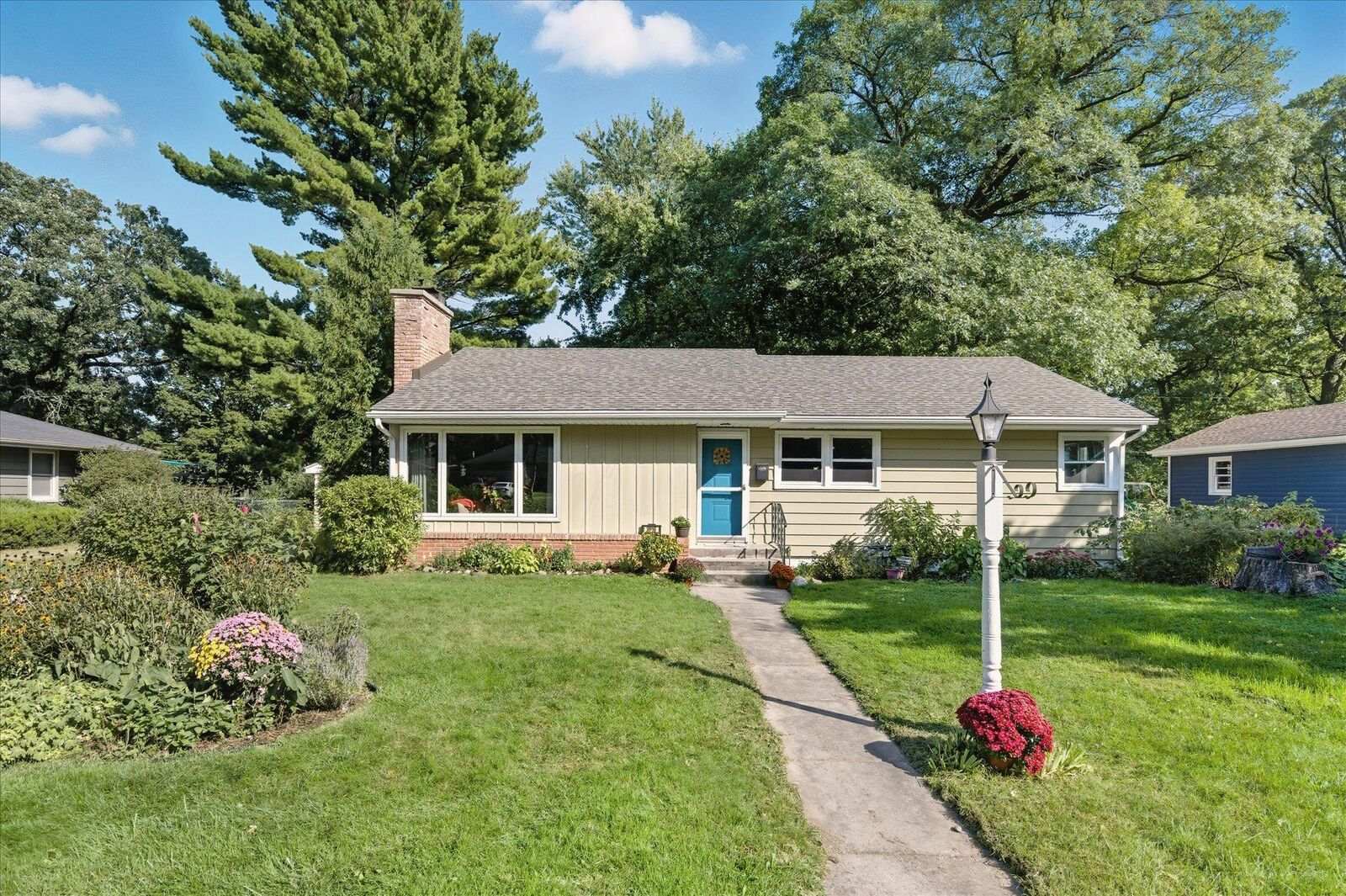 Property Photo:  3916 Hampshire Avenue N  MN 55427 