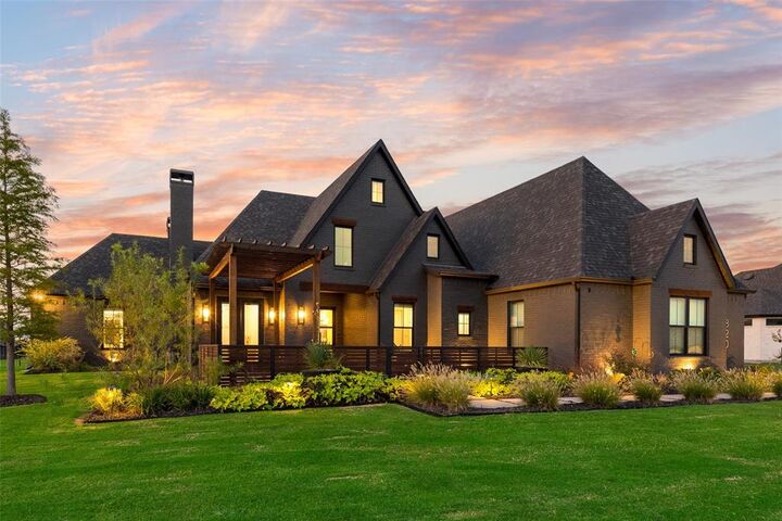 Property Photo: 820 Boyett Lane TX 75087