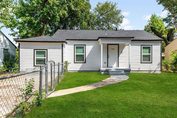 Property Photo:  3110 Utah Avenue  TX 75216 