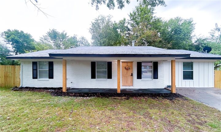 809 Linda Street  Prairie Grove AR 72753 photo