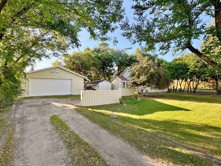 Property Photo: 4801 50 Avenue AB T0E 1N0