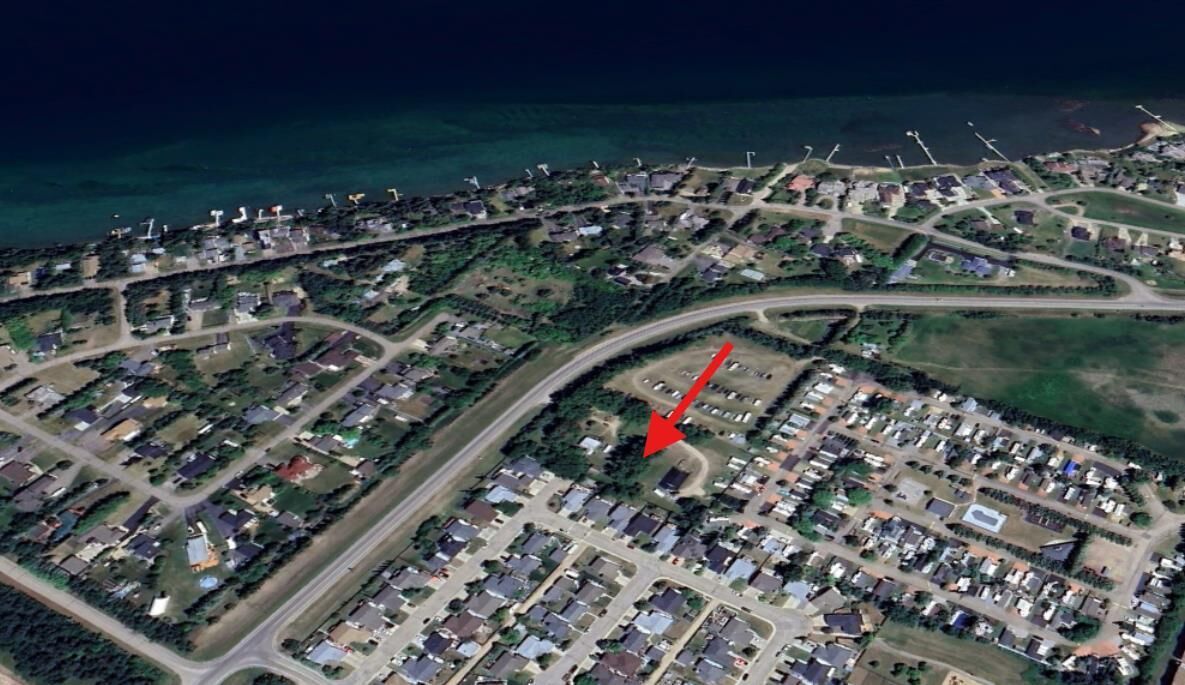 Property Photo: 5801 Lakeshore Drive AB T4S 1T9