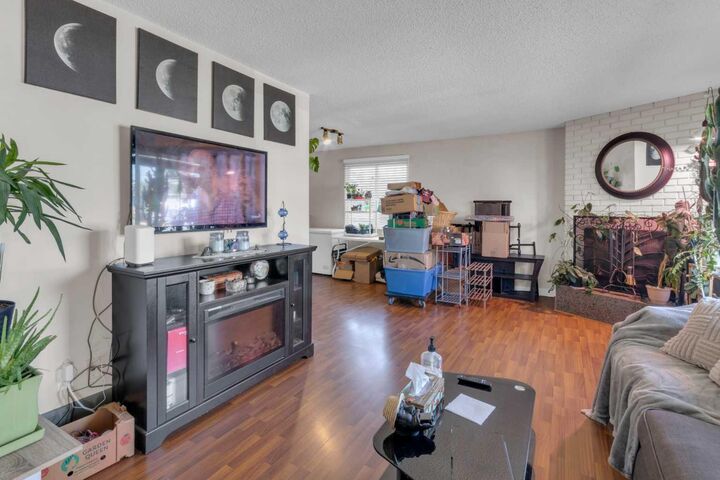 Property Photo:  4707 Mardale Road NE  AB T2A 3M6 
