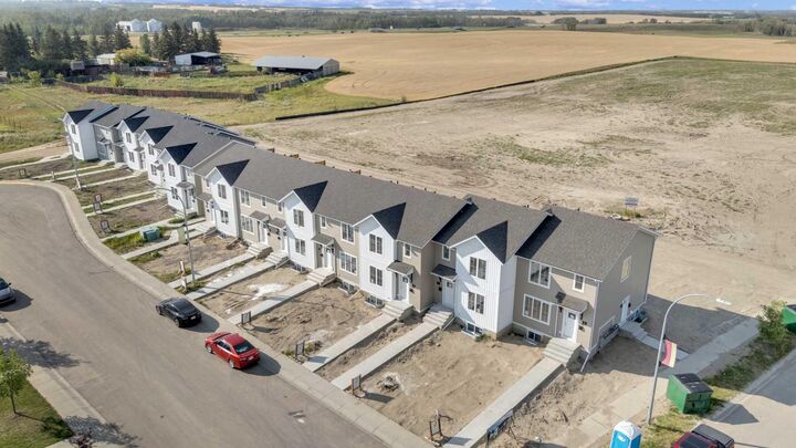 46 Anna Close  Blackfalds AB T4M 0N1 photo