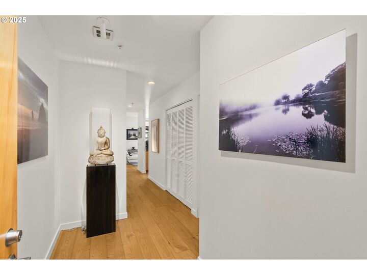 Property Photo: 820 NW 12th Ave 224 OR 97209