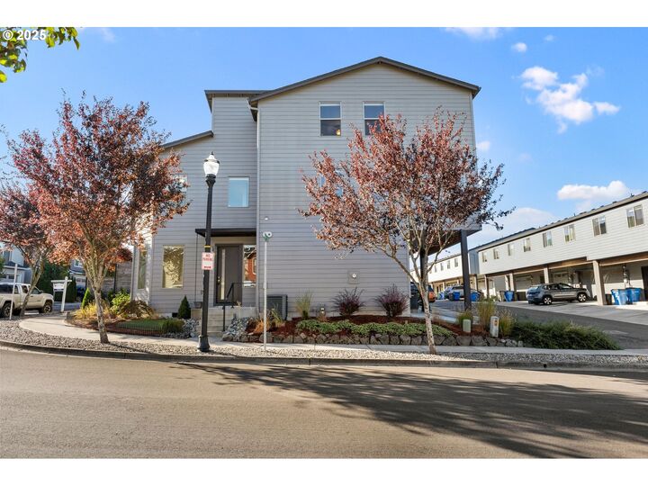 Property Photo:  193 N 44th Pl  WA 98642 