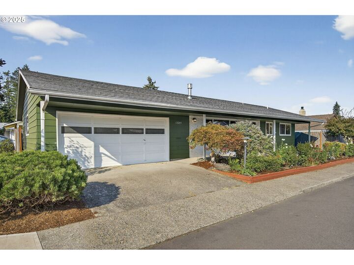 Property Photo: 12285 SW King Richard Dr SW OR 97224