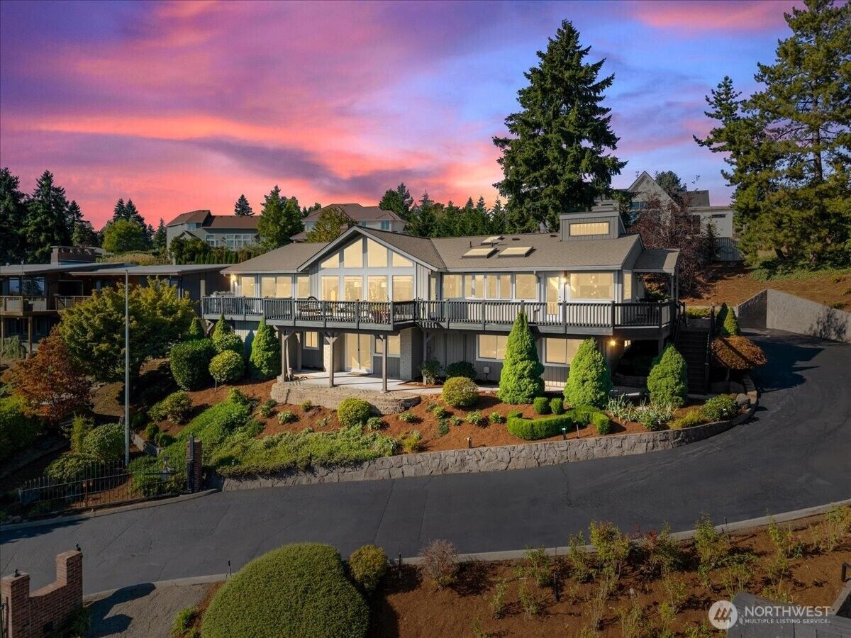 Property Photo:  8014 SE Middle Way  WA 98664 