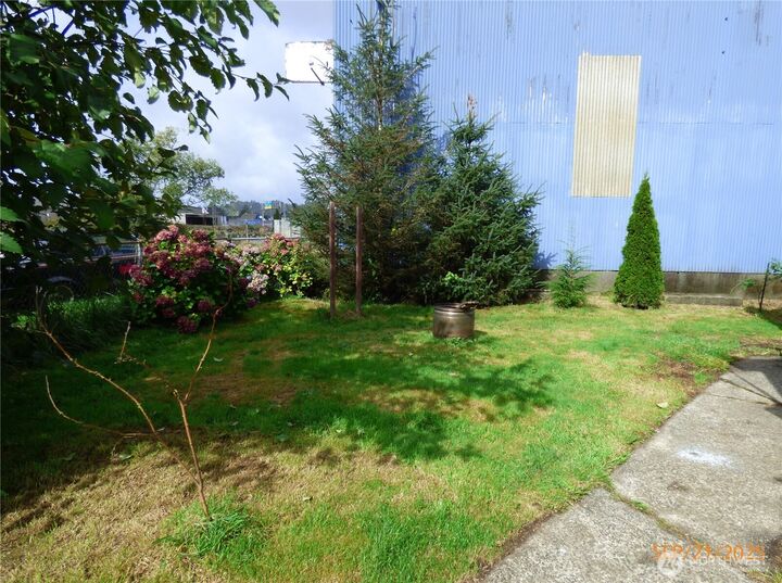 Property Photo:  1309  Riverside Avenue  WA 98550 