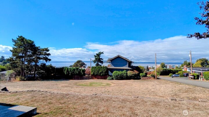 Property Photo: 921 S 226th Place WA 98198