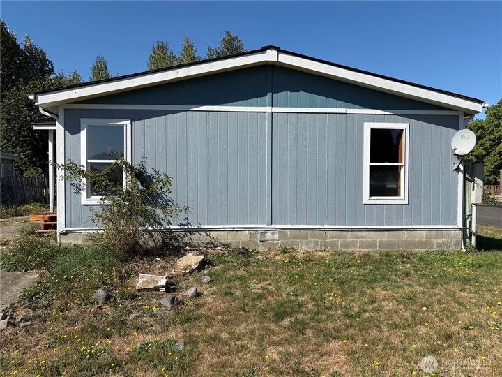 Property Photo: 1917 Honeysuckle WA 98531