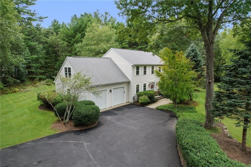 Property Photo:  10 Fellowship Court  RI 02817 