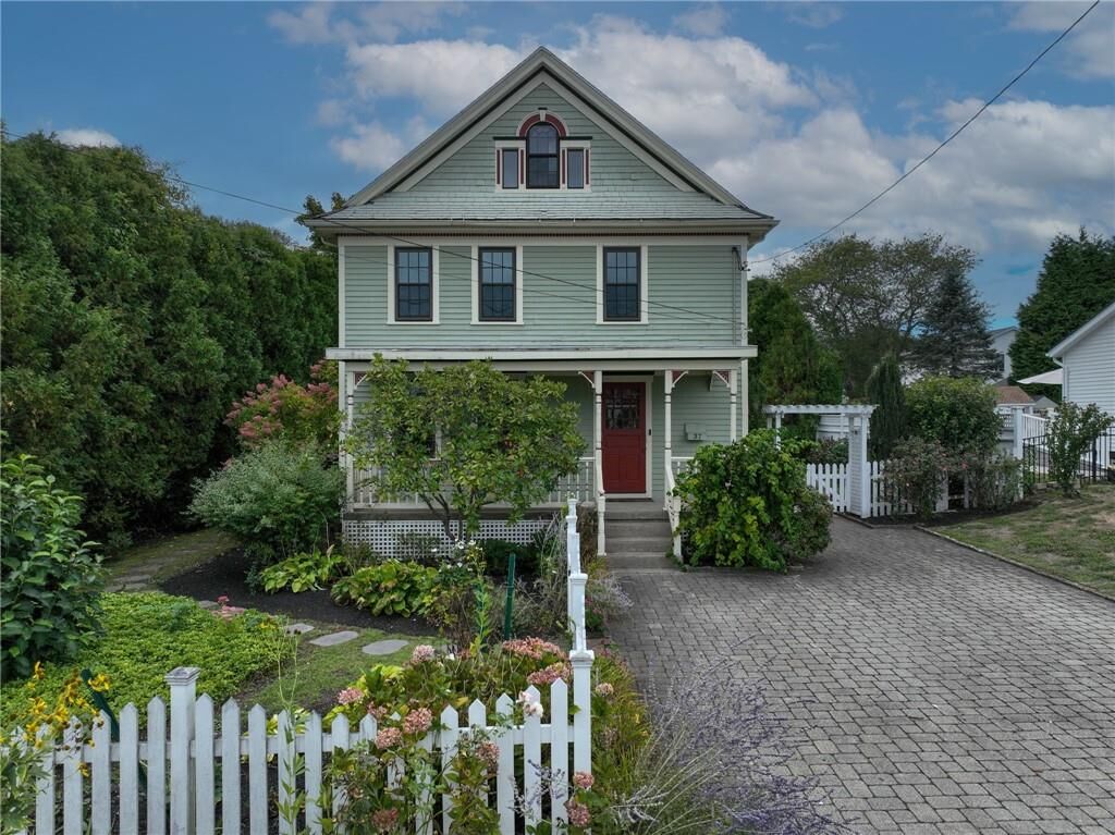 Property Photo:  37 Woodlund Avenue  RI 02891 