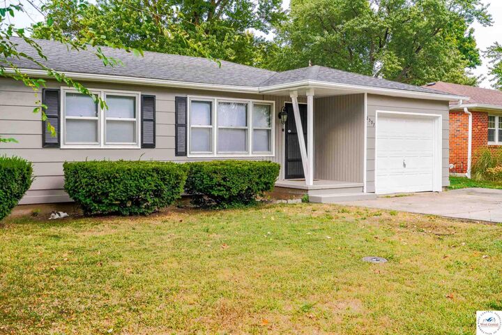Property Photo: 2307 E 10th MO 65301