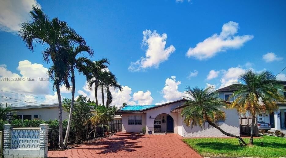 Property Photo: 3124 SW 63rd Ave FL 33155