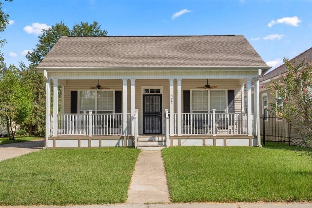 Property Photo:  827 Clarence Street  LA 70601 