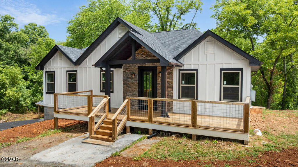Property Photo:  2222 Bales Road  TN 37914 