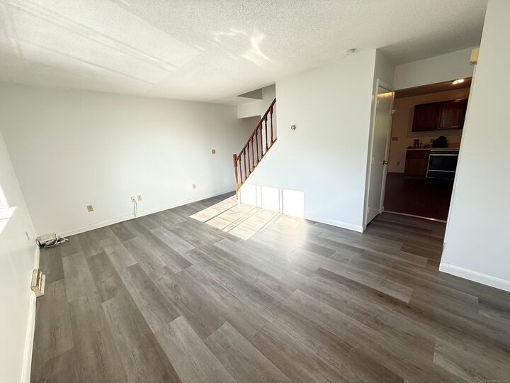 Property Photo: 9 Jewett Street 11 CT 06401