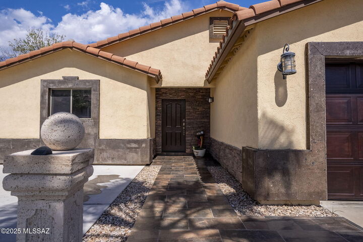 Property Photo:  434 Camino Dona Cydney  AZ 85621 