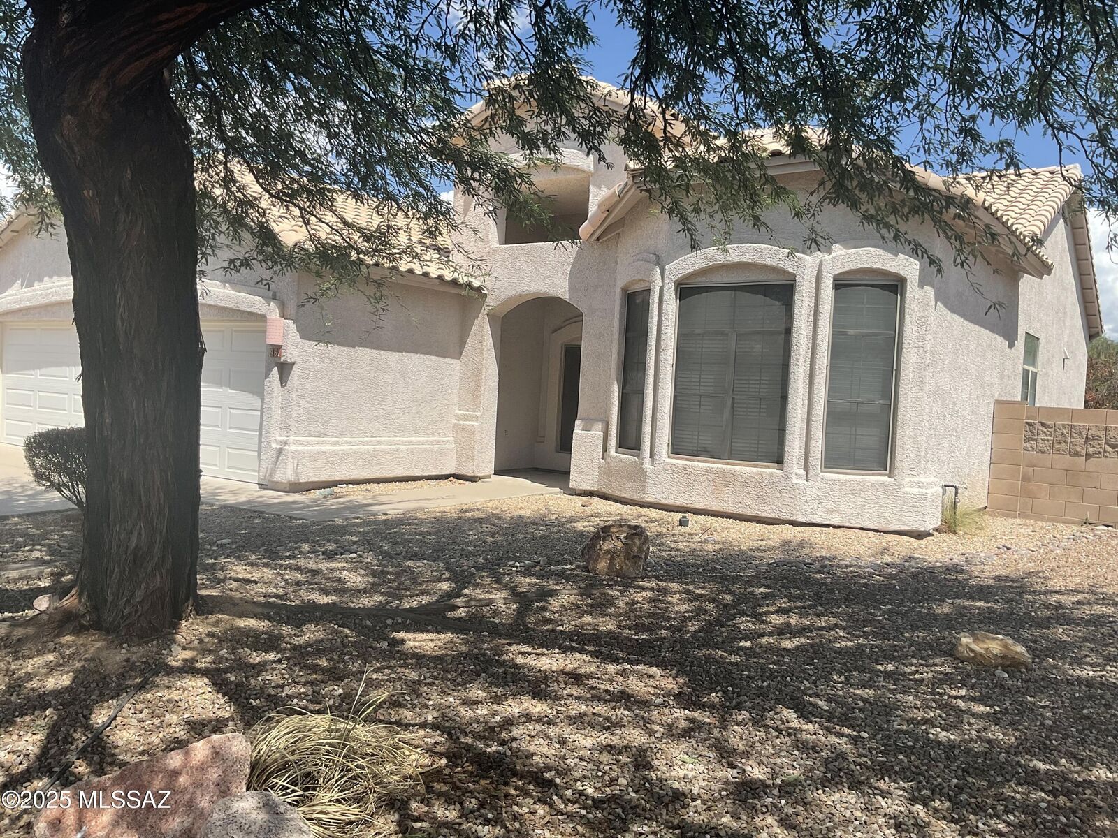 Property Photo:  961 S Lucinda Drive  AZ 85748 