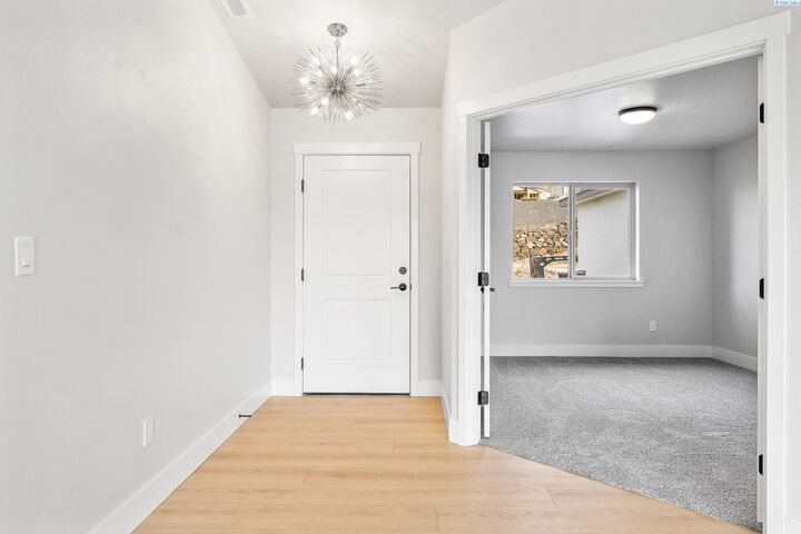 Property Photo: 6629 W 29th Ct WA 99338