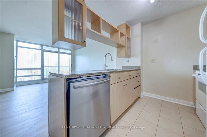 Property Photo:  397 Front Street W 3105  ON M5V 3S1 