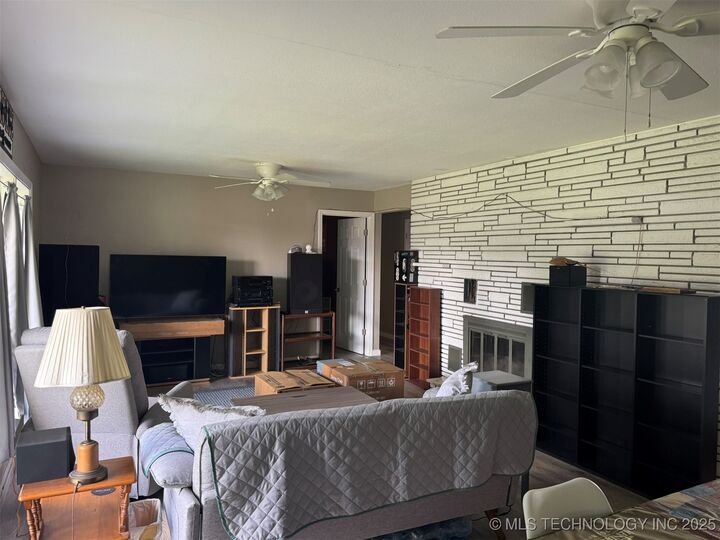 Property Photo:  1010 B St NE  OK 74354 