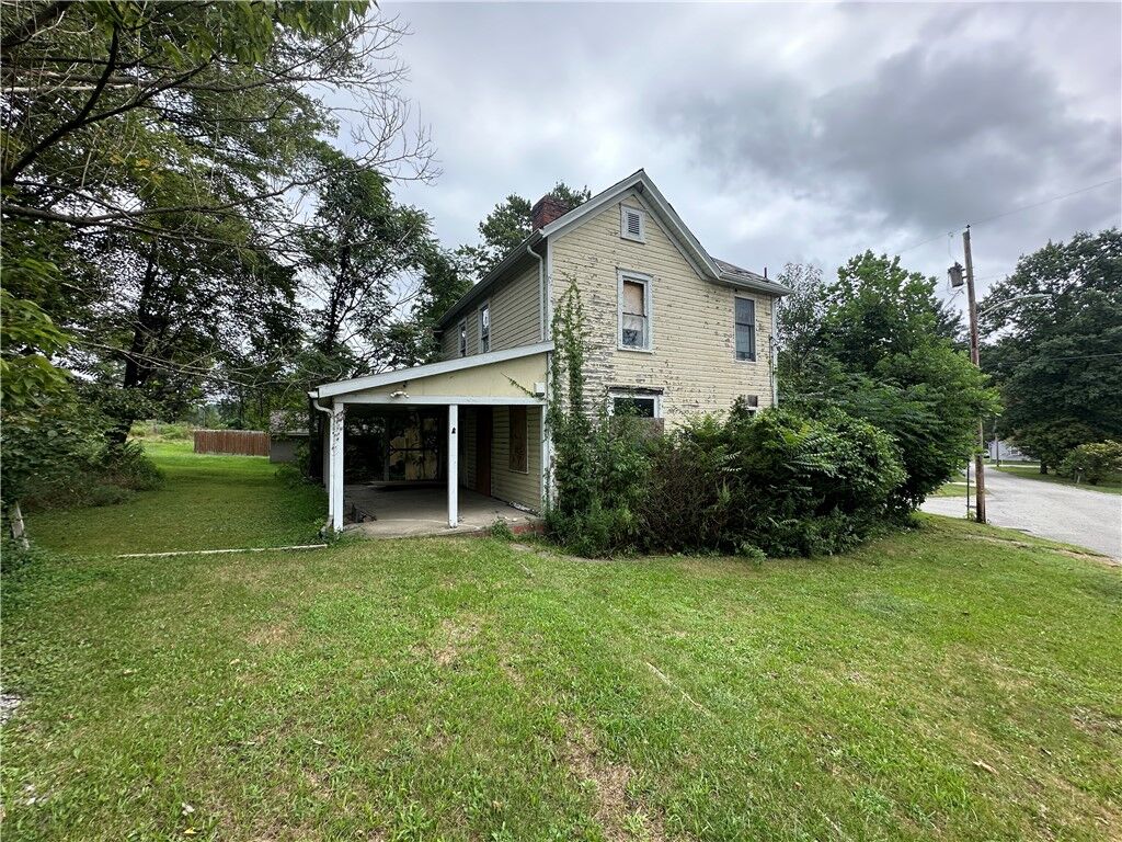 Property Photo: 206 Shields Street PA 15018