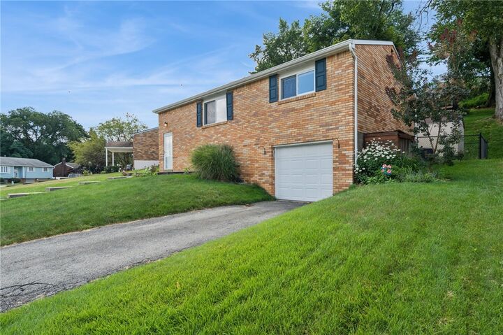 Property Photo: 354 Springwood Drive PA 15147