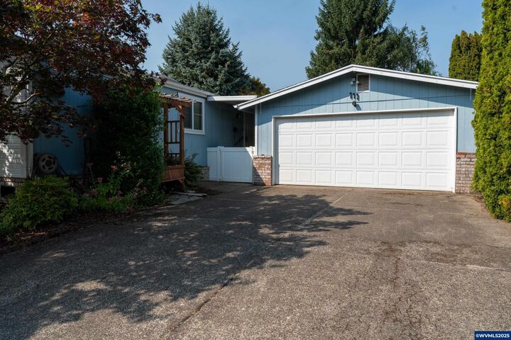 Property Photo:  2120 Robins #111 Ln SE #111  OR 97306 