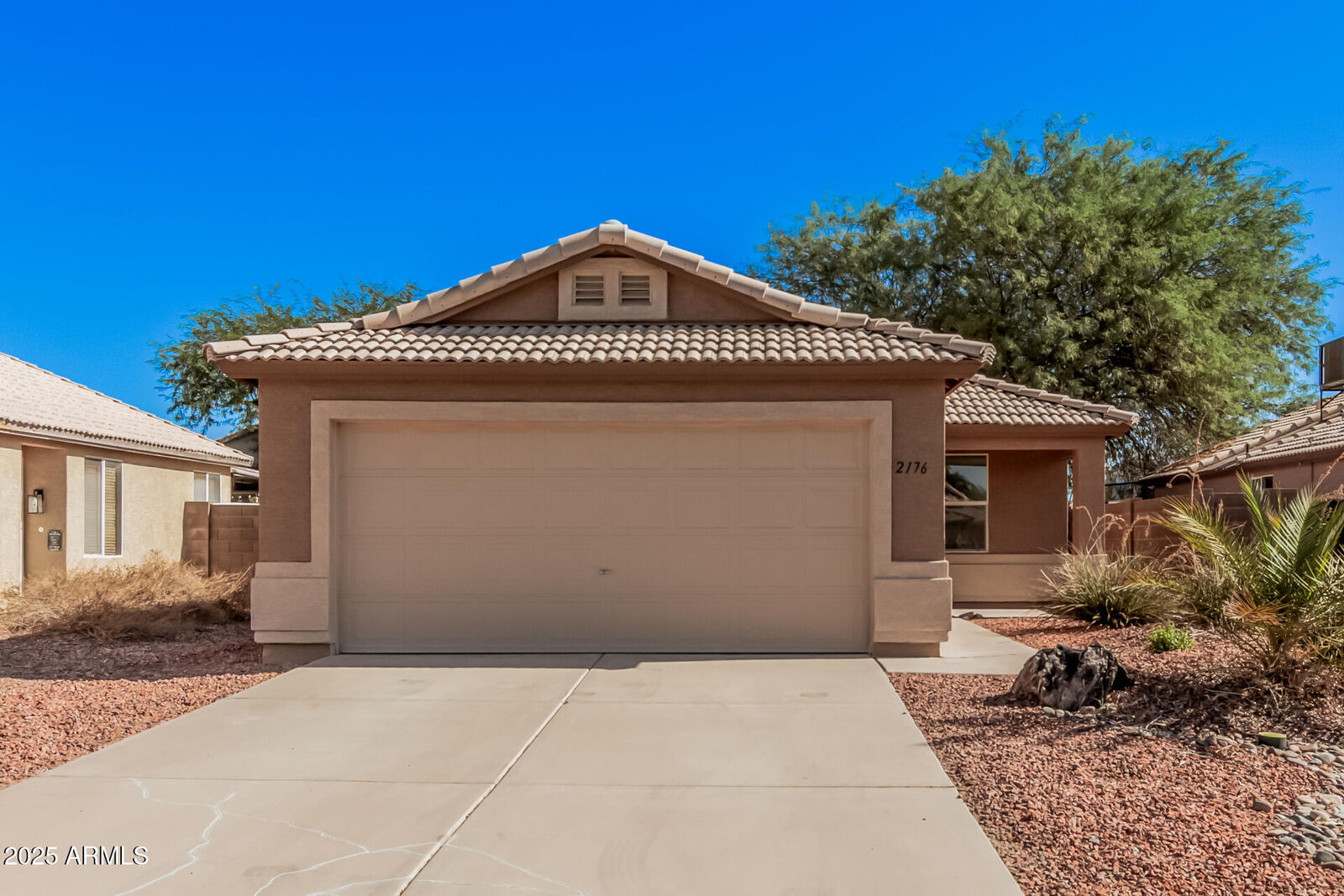 Property Photo: 2176 W 20th Avenue AZ 85120