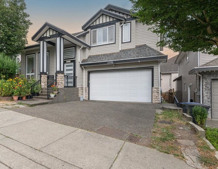 6798 146B Street  Surrey BC V3S 0Z4 photo