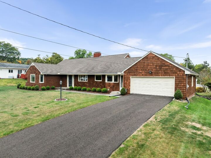 Property Photo:  22 Larchmont Road  NY 13903 