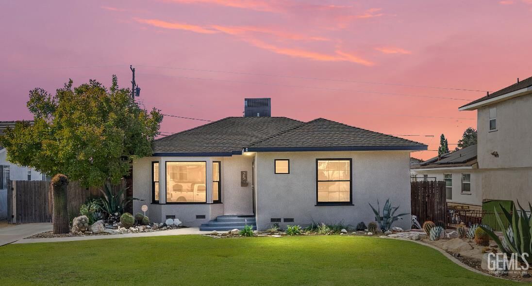 Property Photo: 25 Jeffrey Street CA 93305