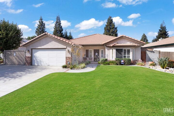 Property Photo:  9912 Mona Lisa Lane  CA 93312 