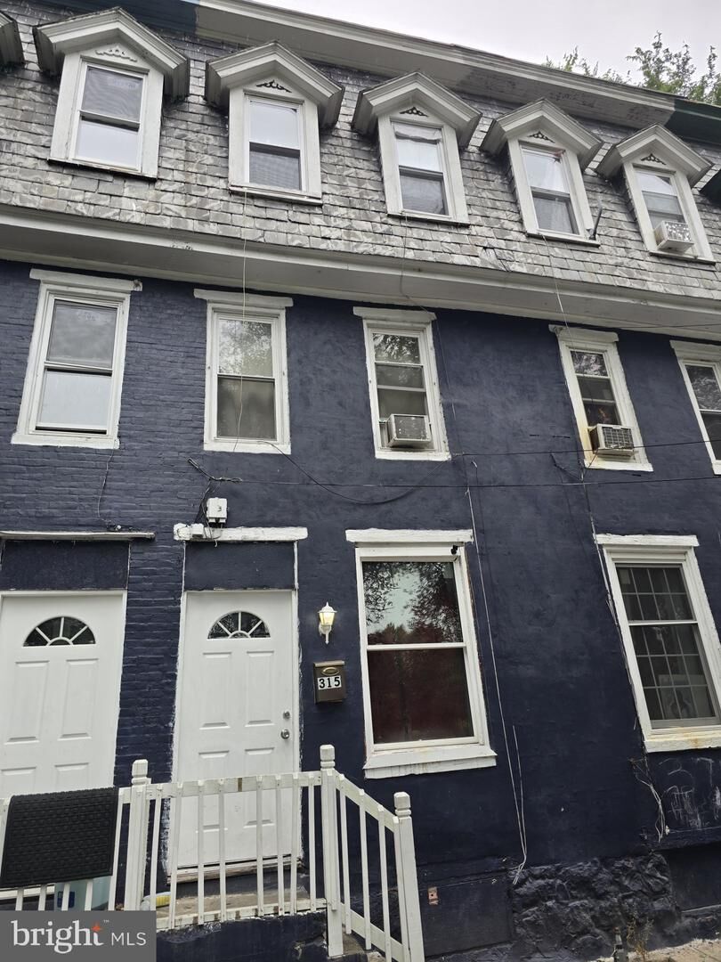 Property Photo:  315 Evergreen Street  PA 17104 