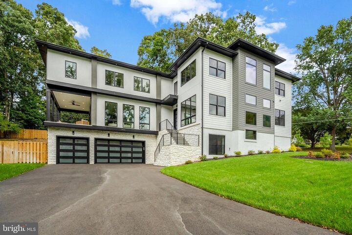 7400 Churchill Road  McLean VA 22101 photo