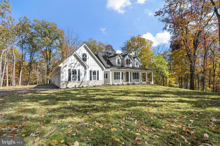 Property Photo:  17 Mistletoe Lane  WV 25443 