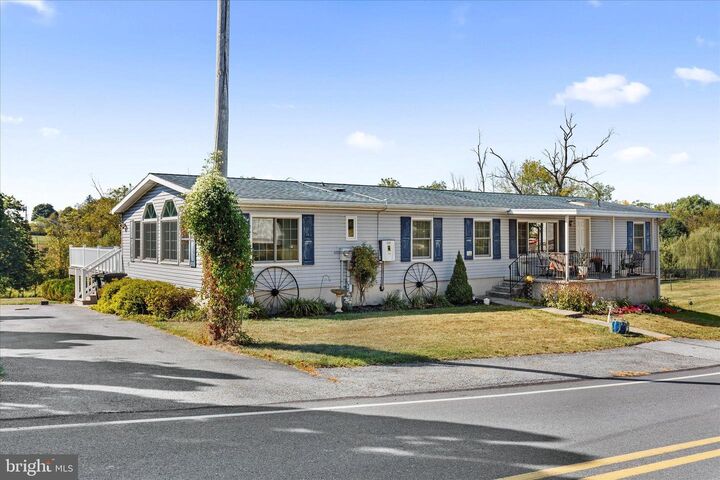 Property Photo:  40 Seymour Drive  PA 17067 