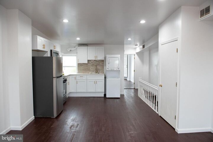 Property Photo: 1720 S 4th Street 3rd Floor PA 19148