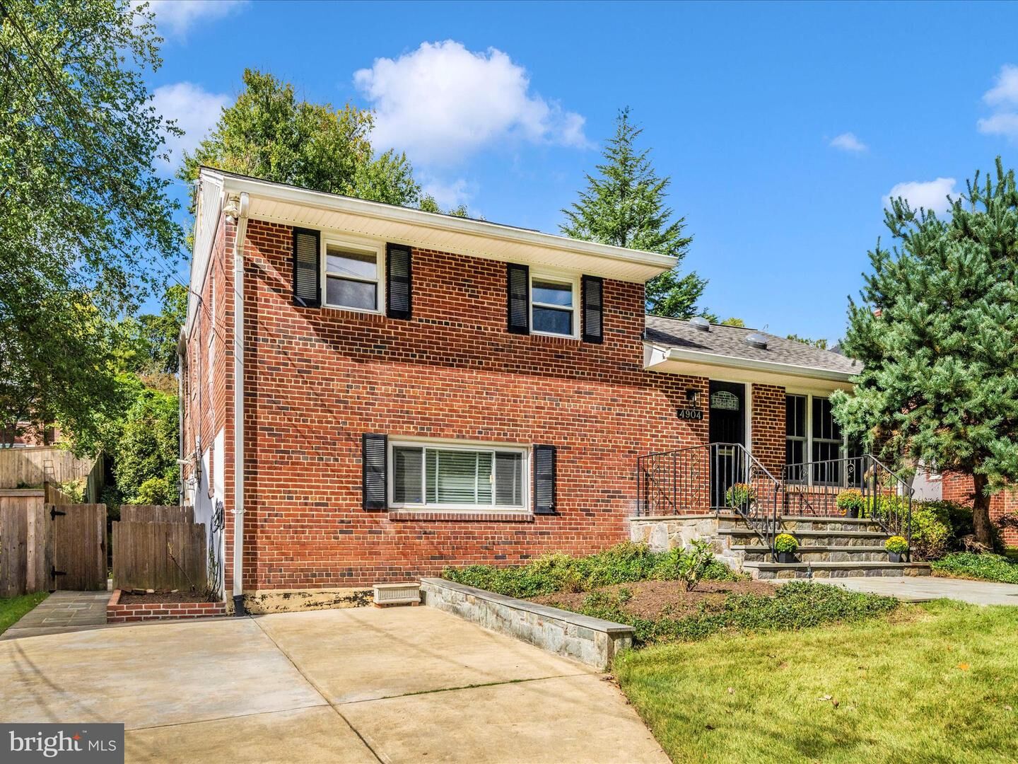 Property Photo:  4904 Ertter Drive  MD 20852 