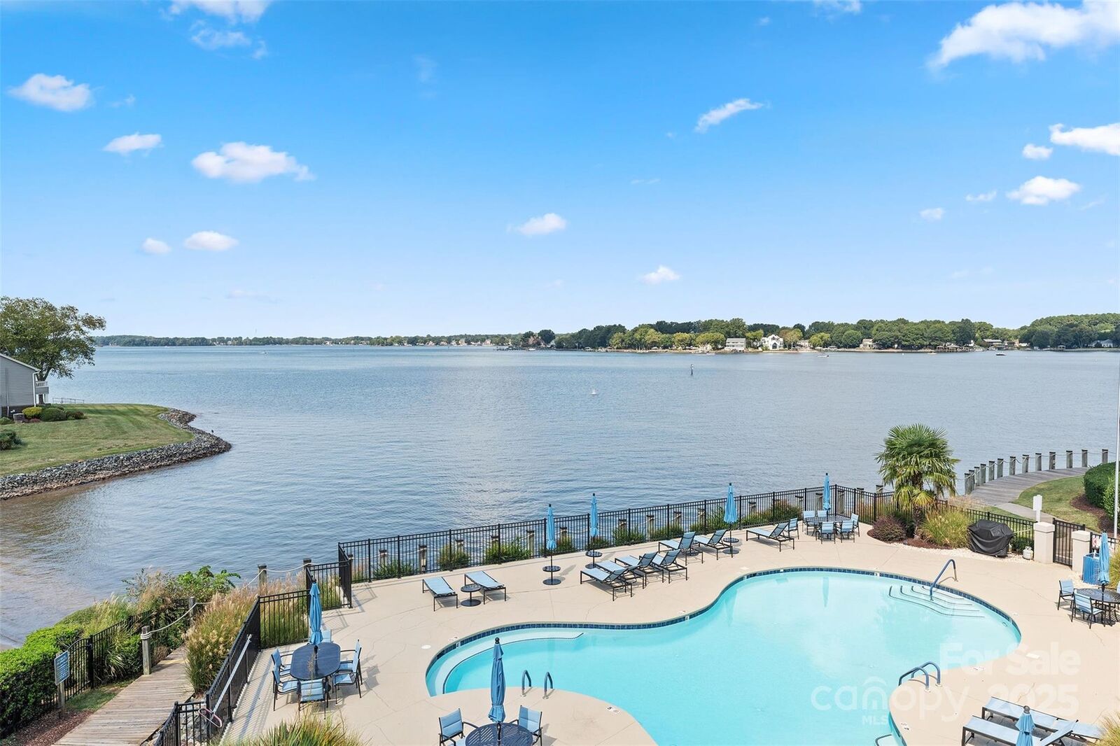 Property Photo:  18589 Vineyard Point Lane  NC 28031 