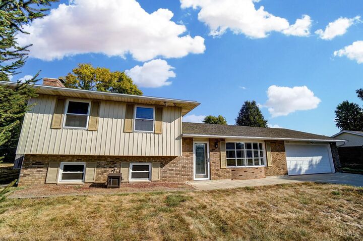 Property Photo:  5628 Bordeaux Way  OH 45014 