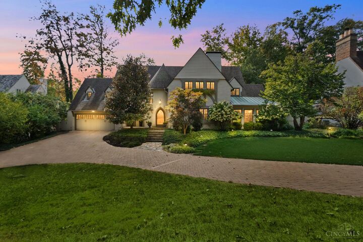 Property Photo:  1031 E Rookwood Drive  OH 45208 