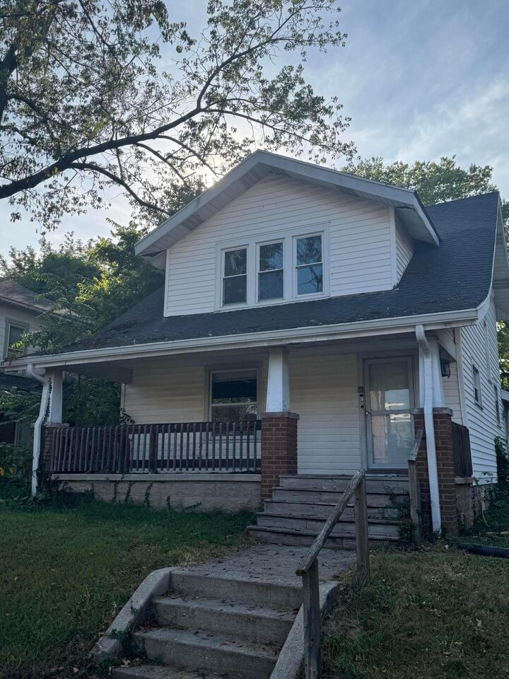 Property Photo:  1009 N Lowry Avenue  OH 45504 