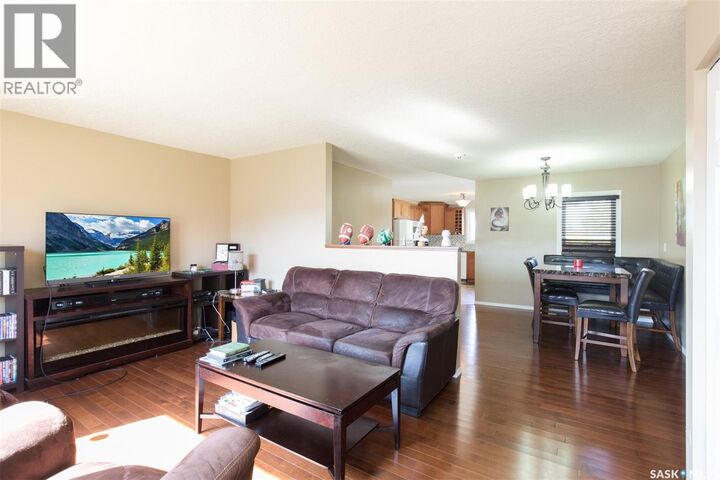Property Photo:  1443 Sioux Crescent SW  SK S6H 7C8 