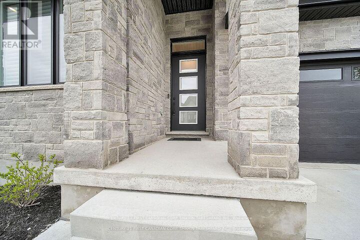 Property Photo:  6990 Clayton Walk 45  ON N6P 0B2 