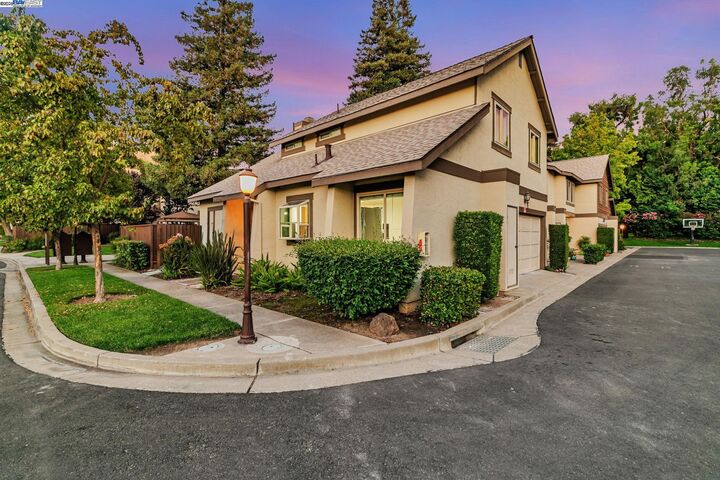 Property Photo:  36004 Vallee Ter  CA 94536 
