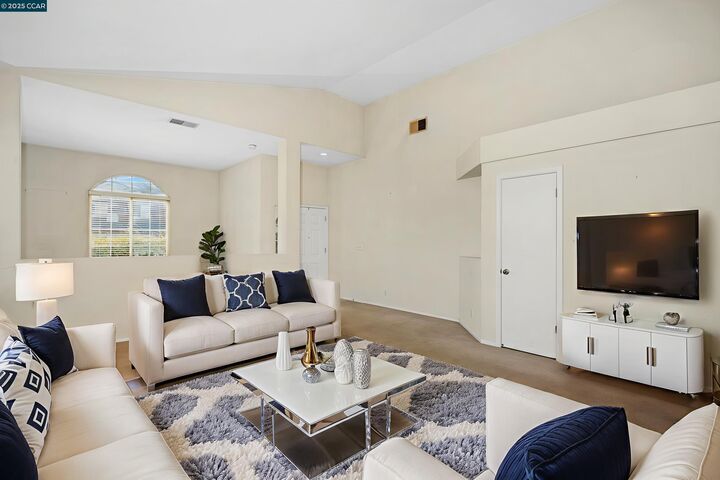Property Photo:  109 Greenmeadow Cir  CA 94565 
